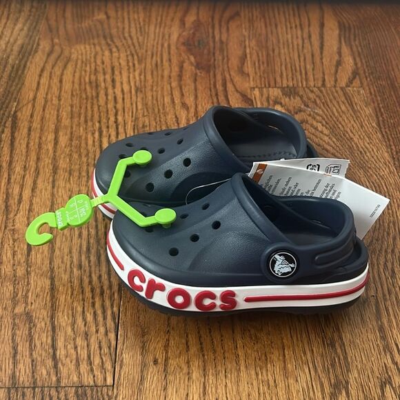 CROCS Kids Navy Bayaband Clog Water Shoes with Red Accents Size C6 NWT - Picture 1 of 4